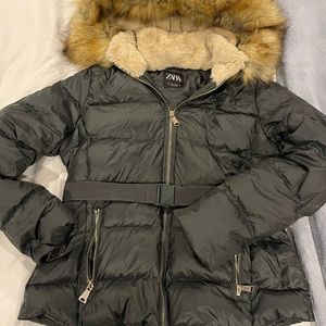 Zara short puffer with detachable belt and fur trim on hood.